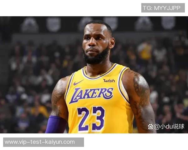 詹姆斯与中国球迷的互动与争议背后的故事与情感交流 詹姆斯与中国球迷的互动与争议背后的故事与情感交流