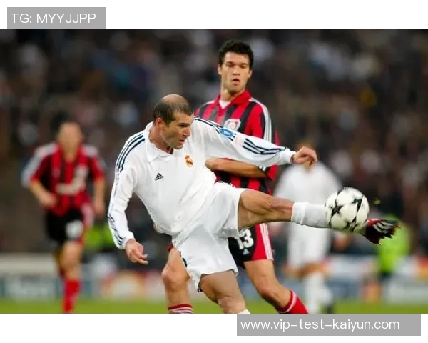 全球足球明星中11号球衣的传奇人物与成就盘点